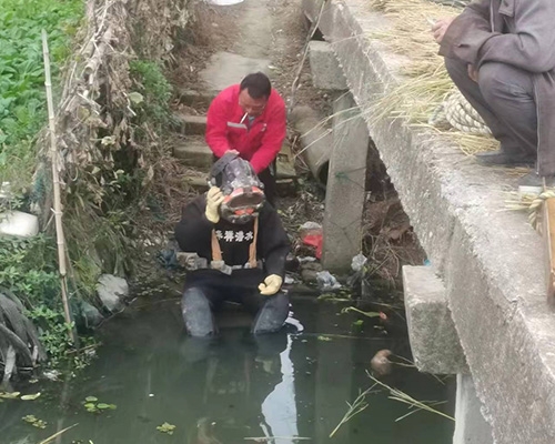 專業(yè)水下打撈隊
